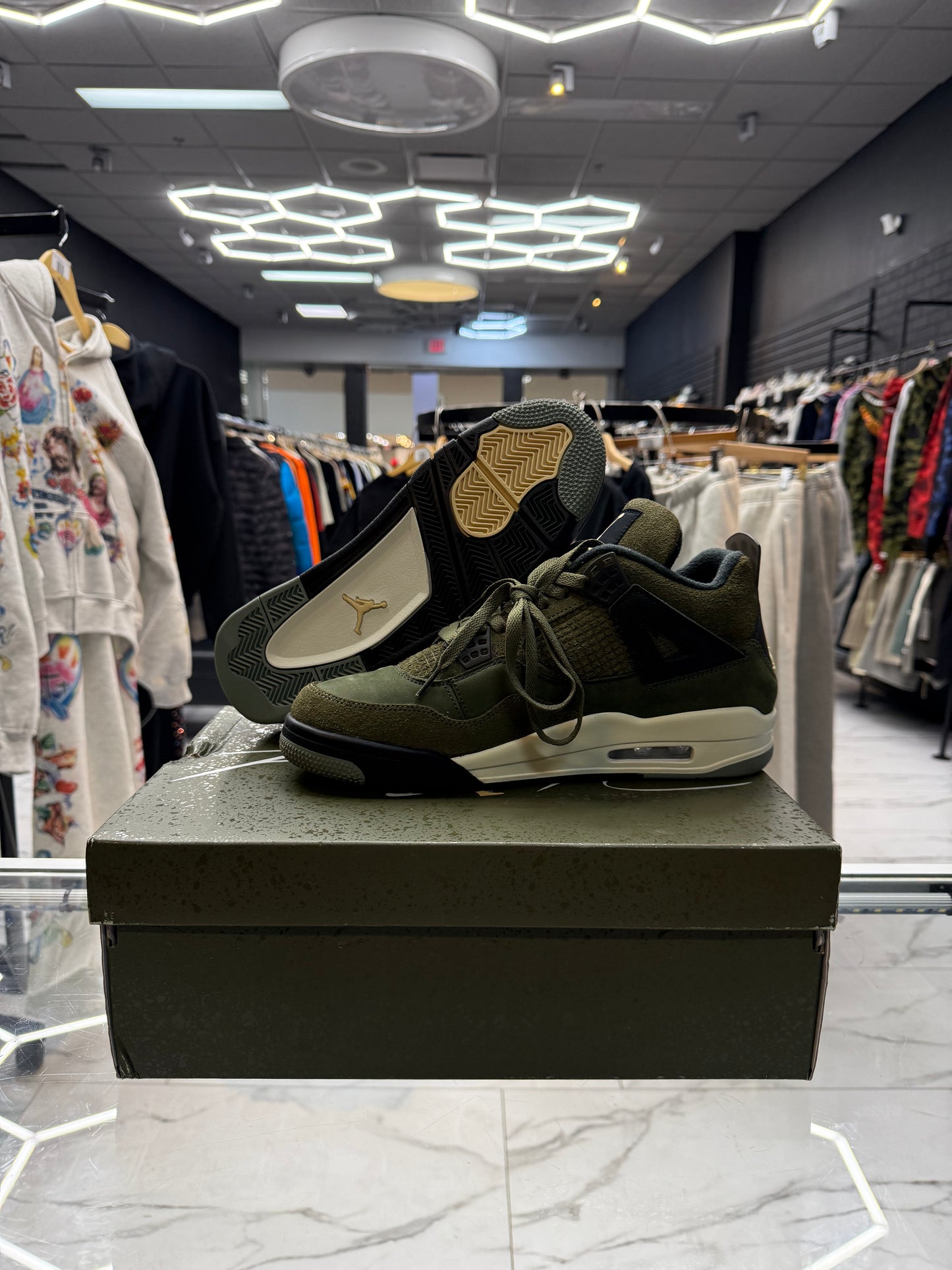 Jordan 4 ‘Olive’ USED W BOX