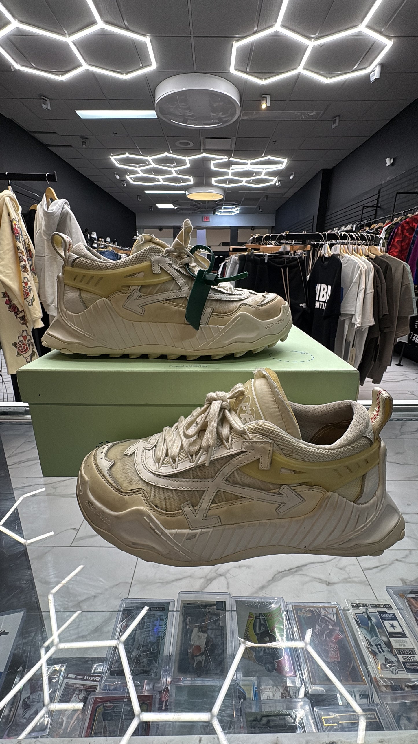 OFF-WHITE ODSY-1000 Cream Used W Box