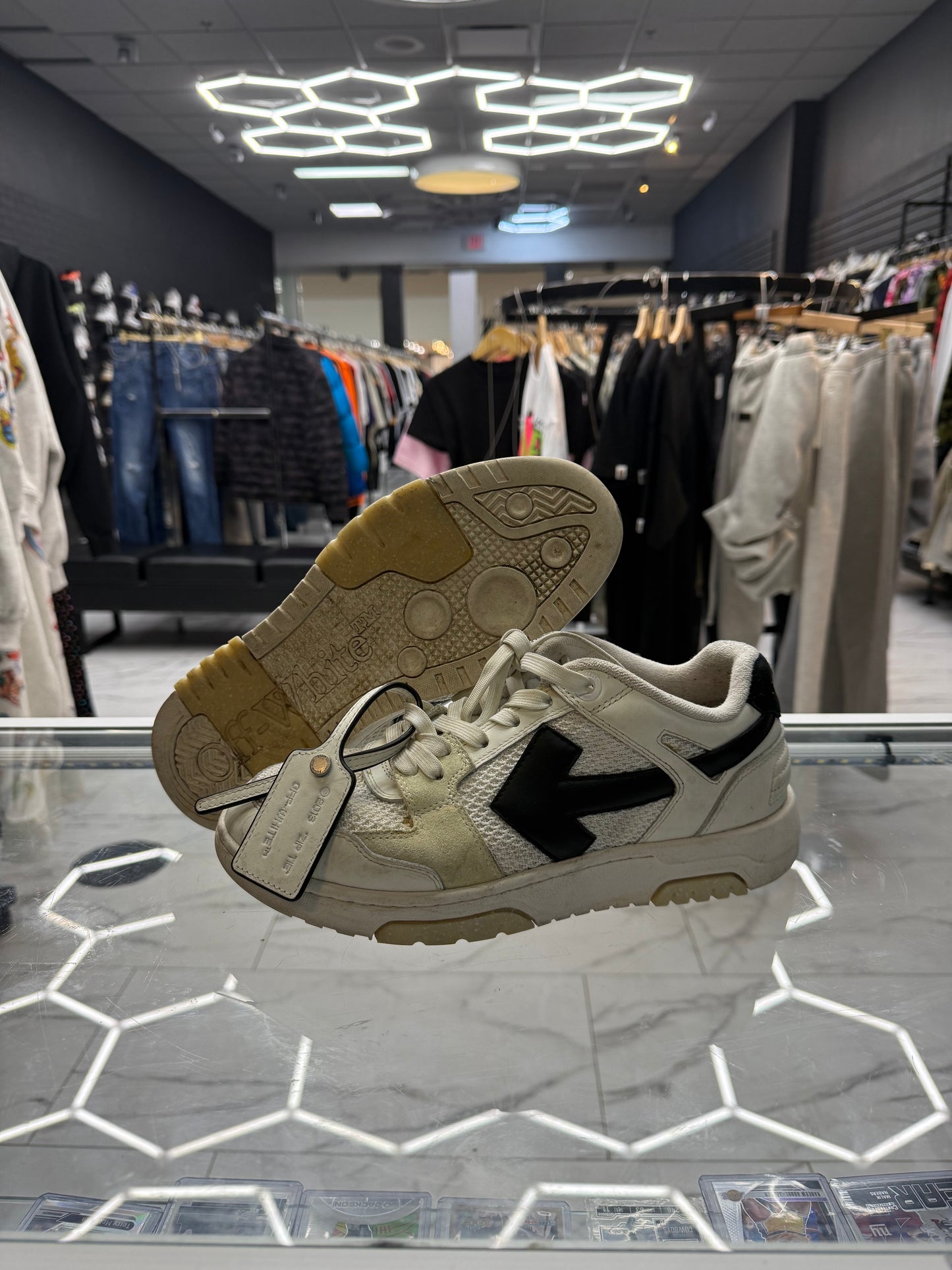Off-White ‘White & Black’ USED NO BOX