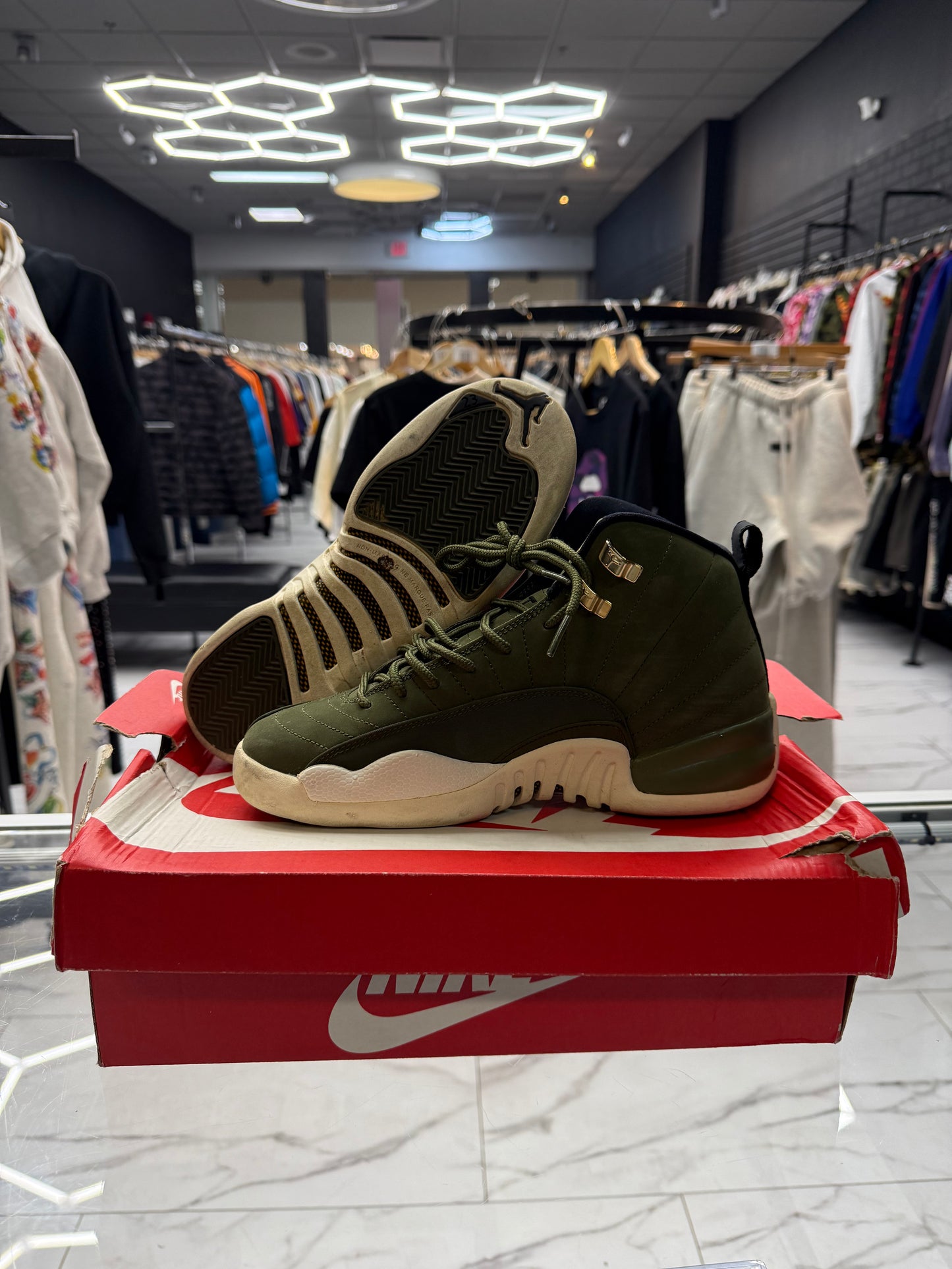 Jordan 12 ‘CP3’ USED W REPLACEMENT BOX