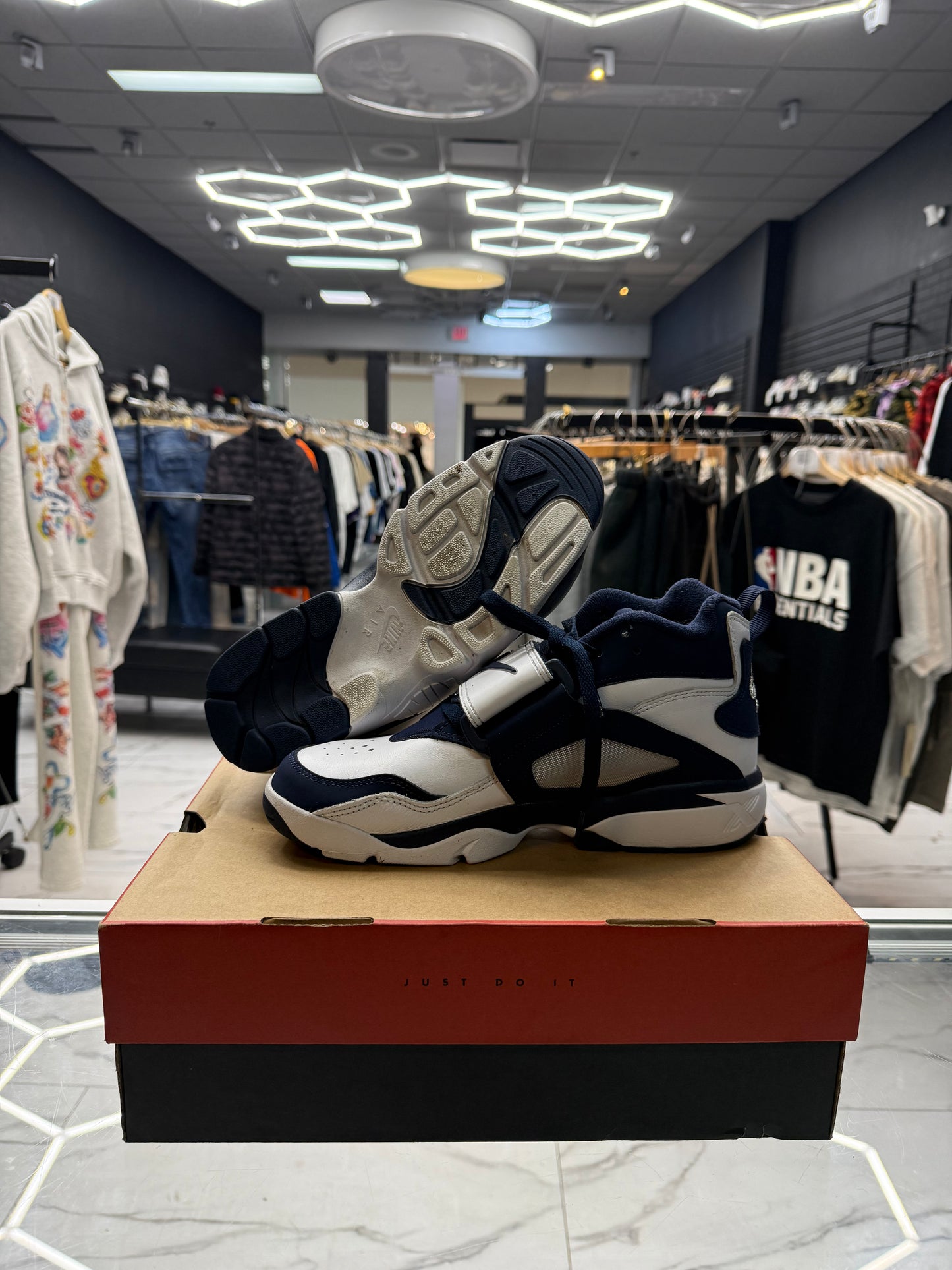 Nike DT ‘Cowboys’ USED W BOX