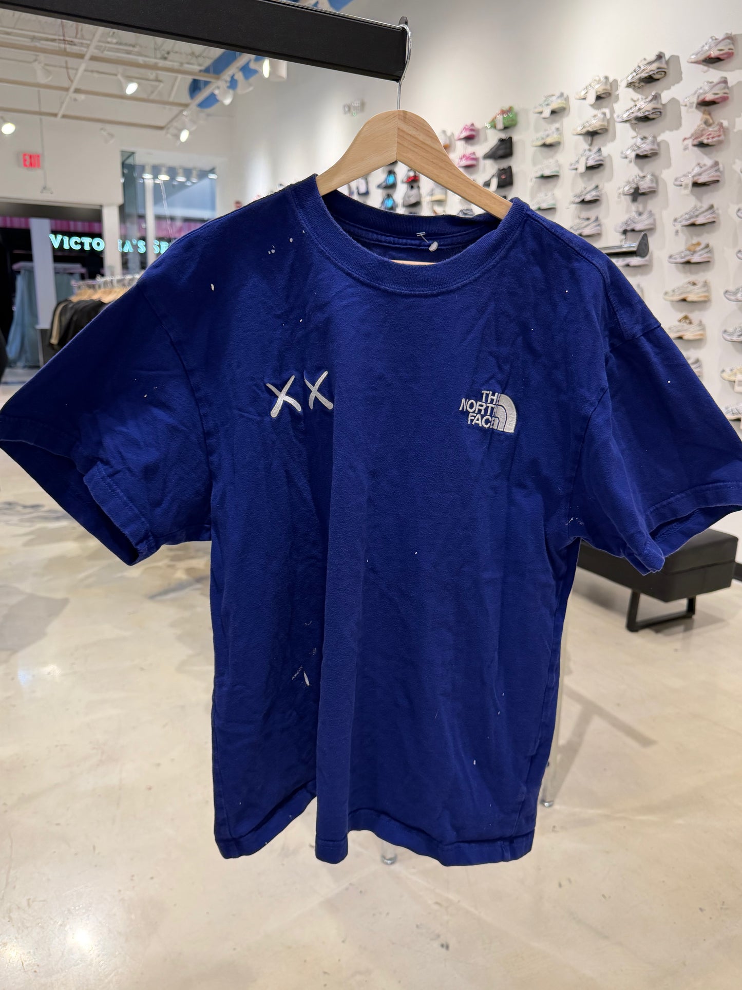 Kaws Tee Pre-owned