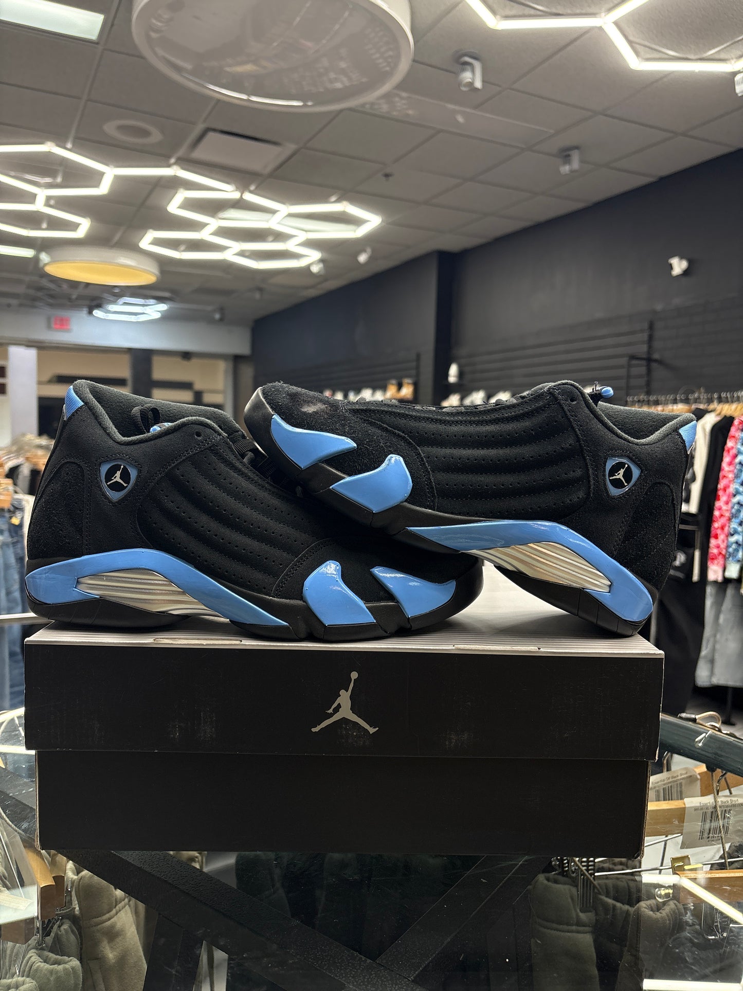AIR JORDAN 14 BLACK UNC BLUE (DEFECTED)