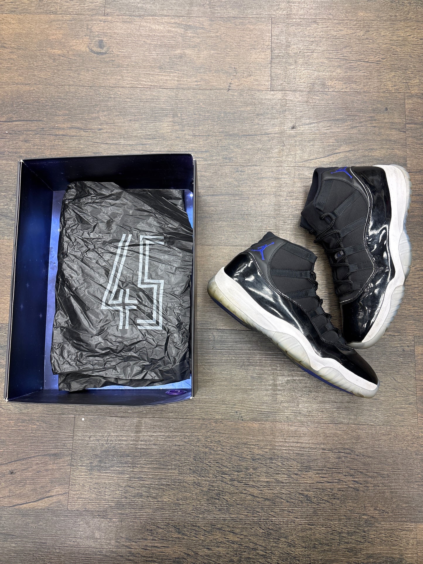 Jordan 11 ‘Space Jam’ PRE-OWNED WITH BOX