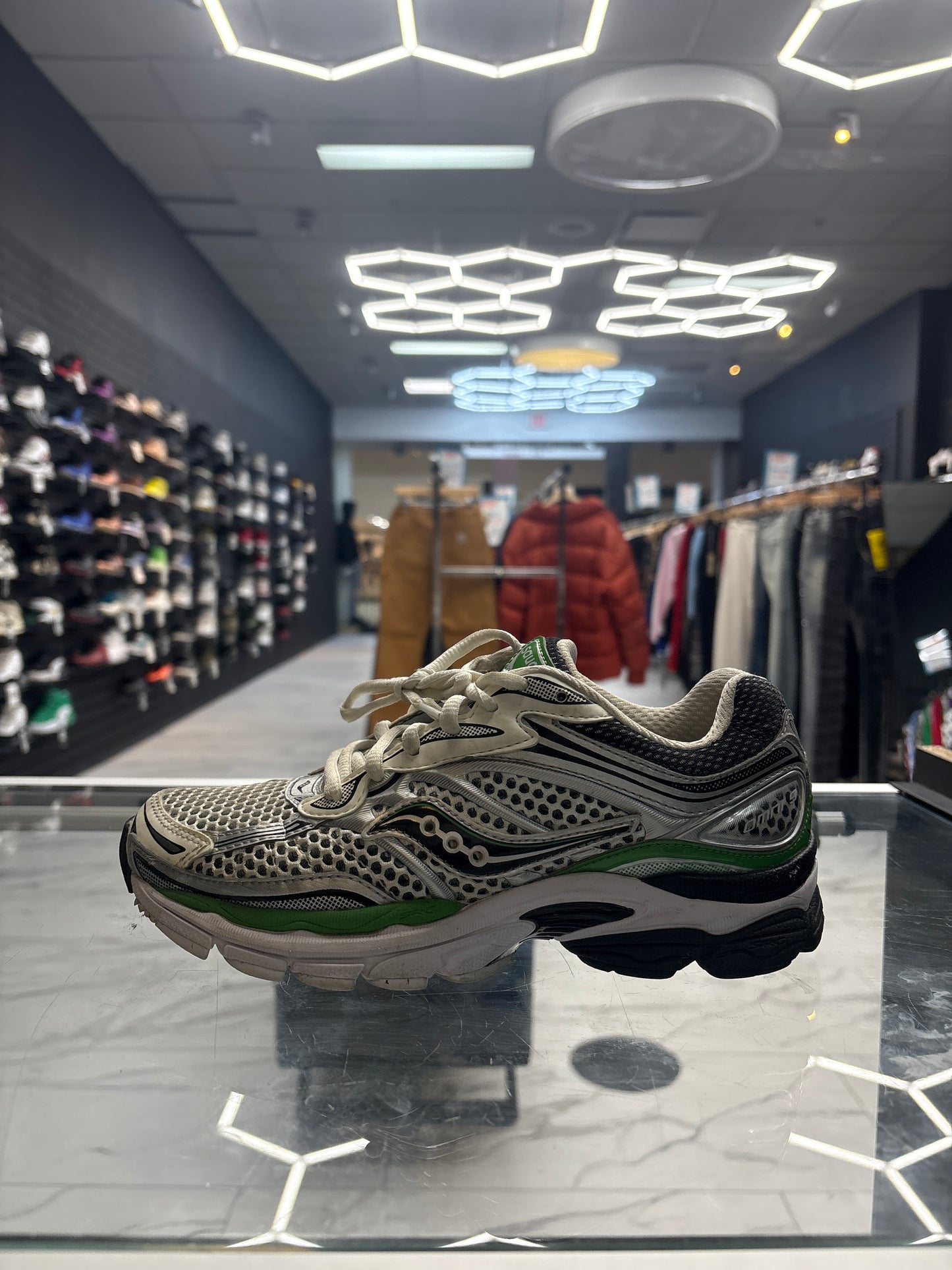 Saucony ‘ProGrid Omni 9’ USED W BOX