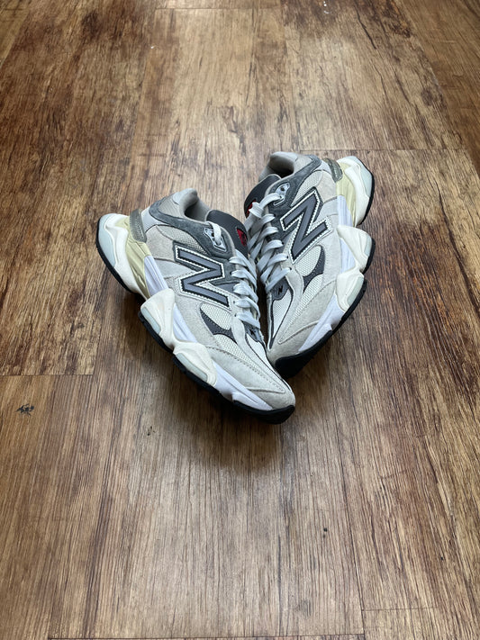New balance 9060 rain cloud grey pre-owned