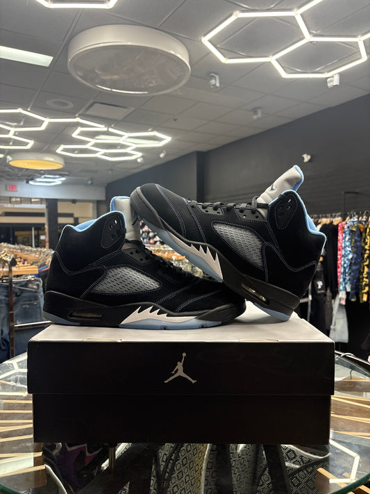Jordan 5 Retro Black University Blue (2026) Used W Box