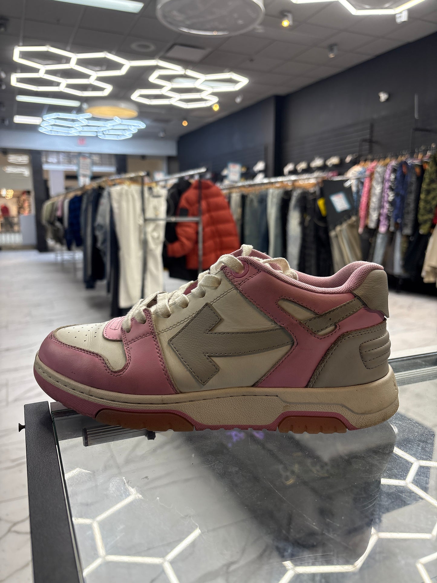 Off white low tops “OOO” USED with box