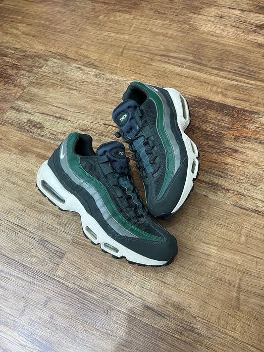 Nike air max 95 outdoor green pre-owned no box