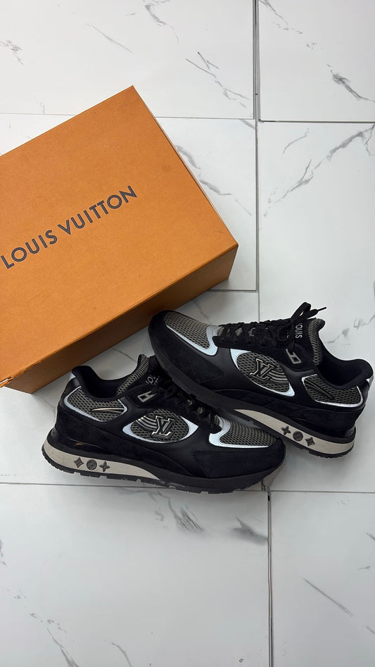 Luis Vuitton Run Away Used With Box