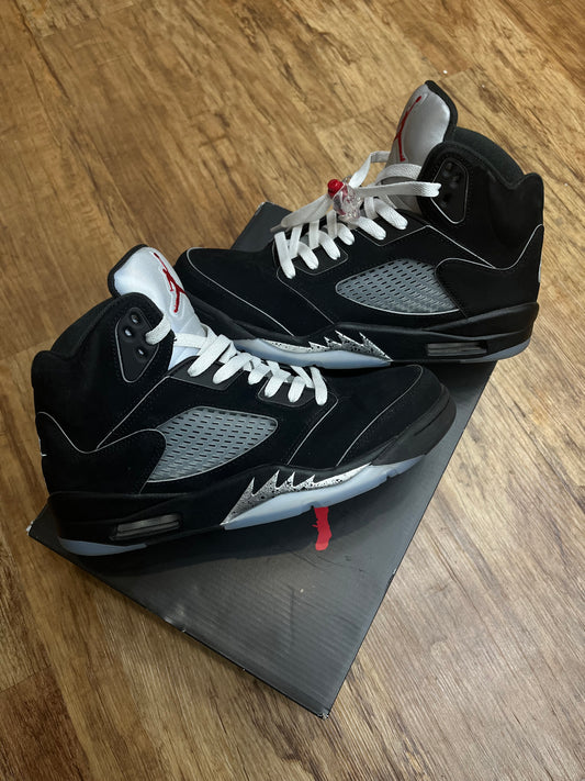 Jordan 5 Black Metallic (2025) PRE OWNED WITH BOX