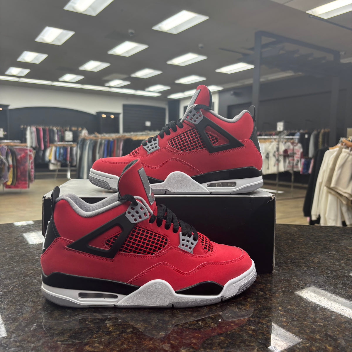 Jordan 4 Toro Used With Box VNDS