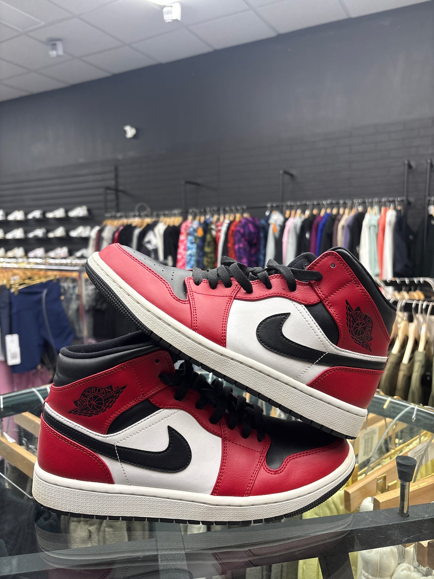 Jordan 1 Mid Chicago USED NO BOX