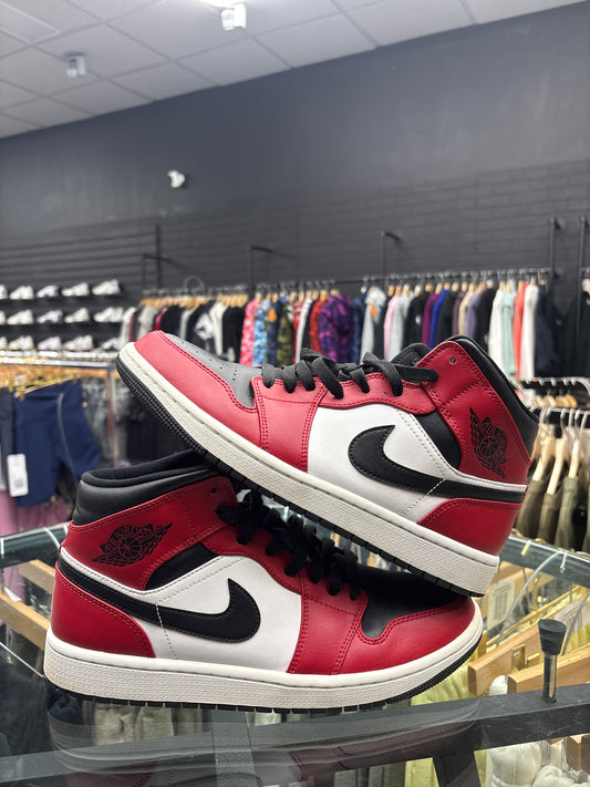 Jordan 1 Mid Chicago USED NO BOX