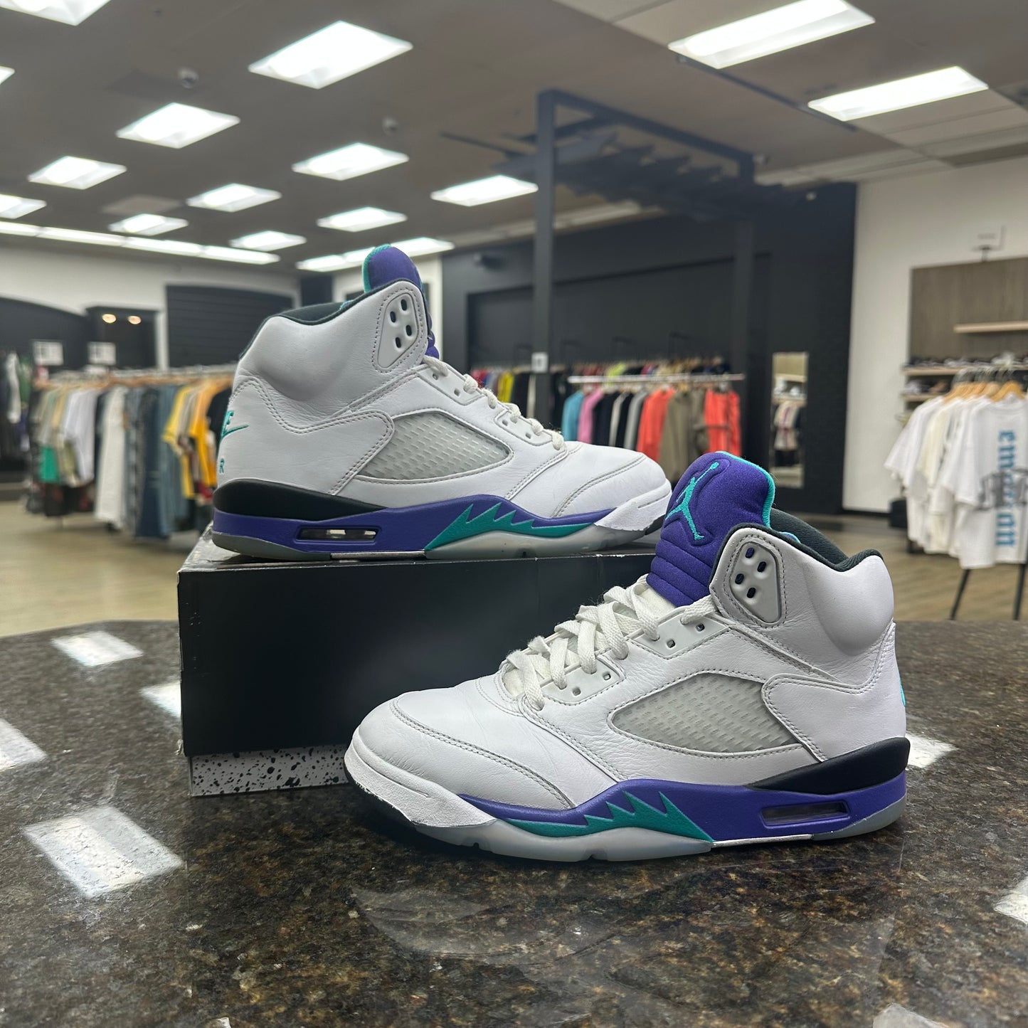 Jordan 5 grape Used with box