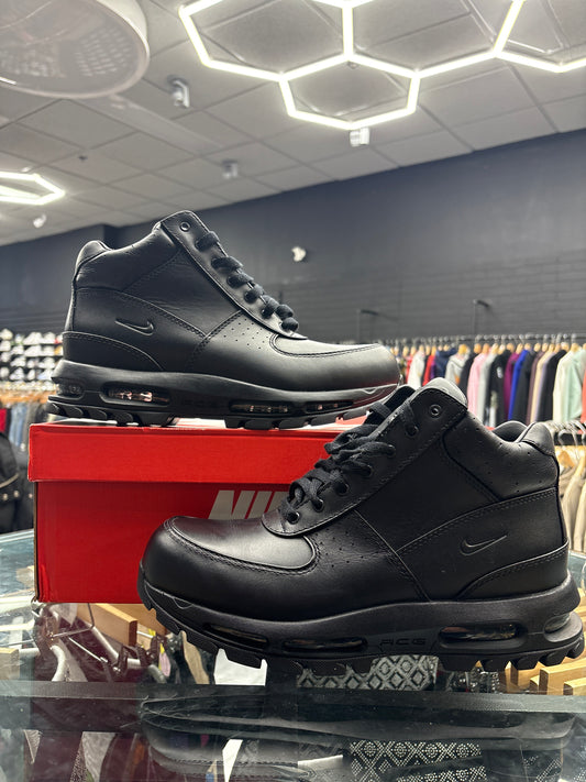 Nike ACG boots Preowned with box