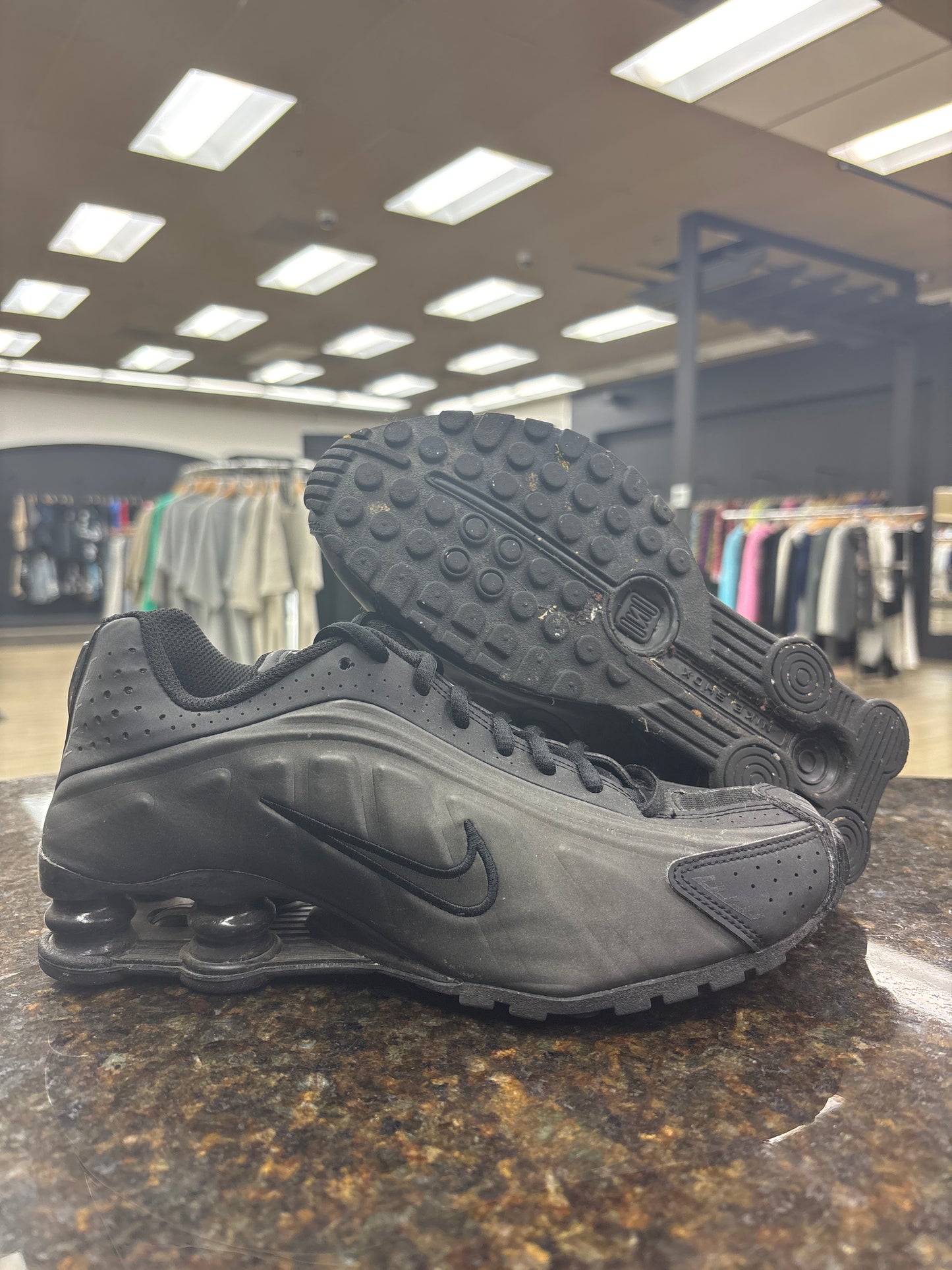 Nike Shox ‘Triple Black’ PRE-OWNED NO BOX