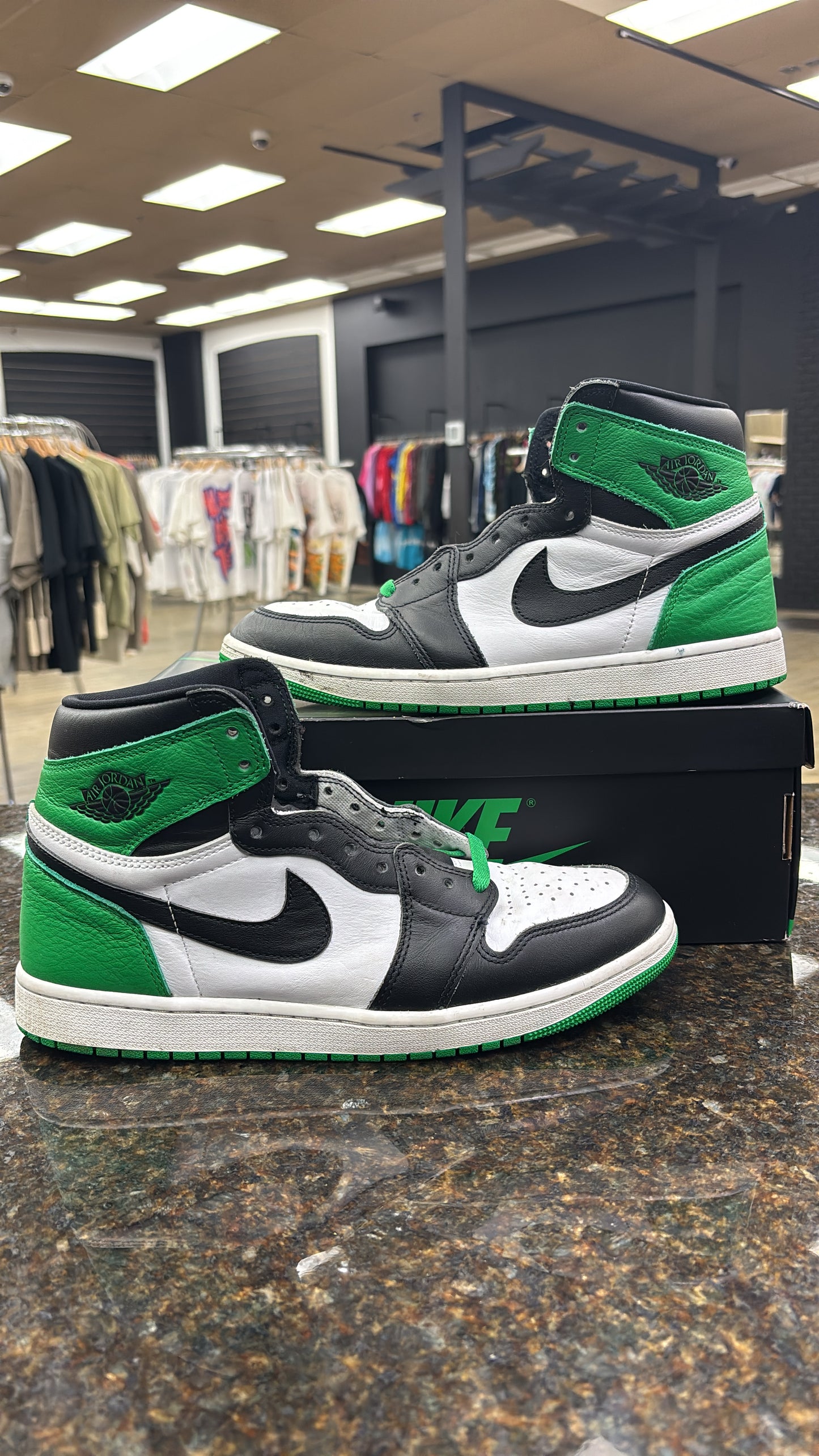 Jordan 1 Retro High OG Lucky Green USED WITH BOX