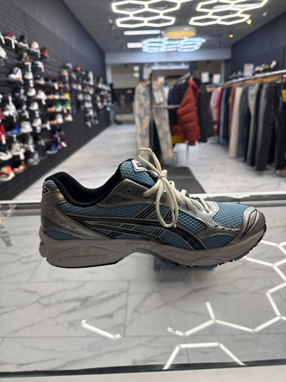 ASICS ‘Artic Sky’ USED NO BOX