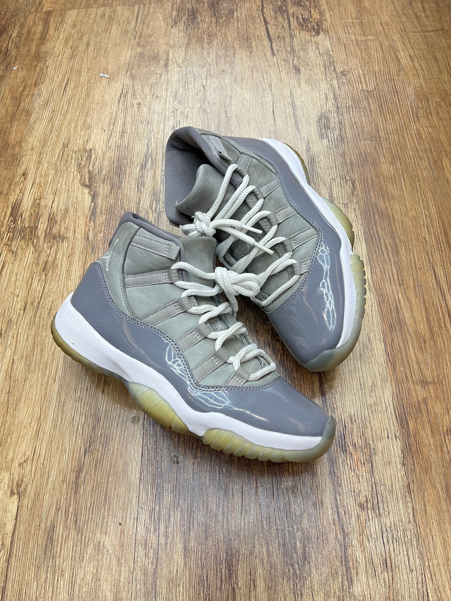 Jordan 11 cool grey pre-owned