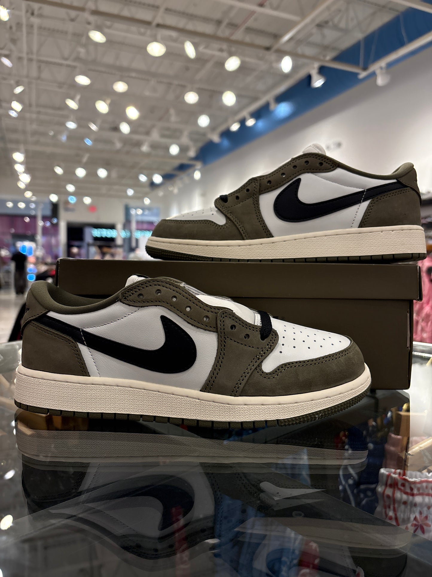 Jordan 1 retro Low Medium Olive