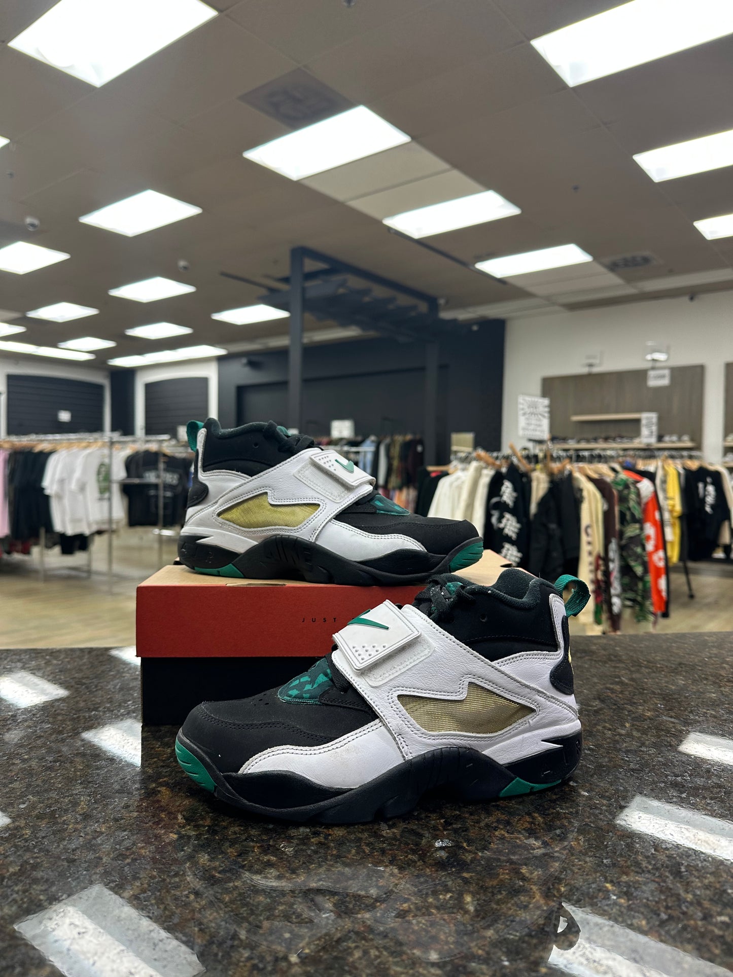 Nike Air Diamond Turf Used With Box