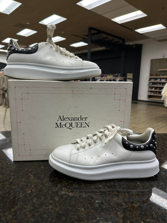 ALEXANDER MCQUEEN WHITE/BLACK USED W BOX