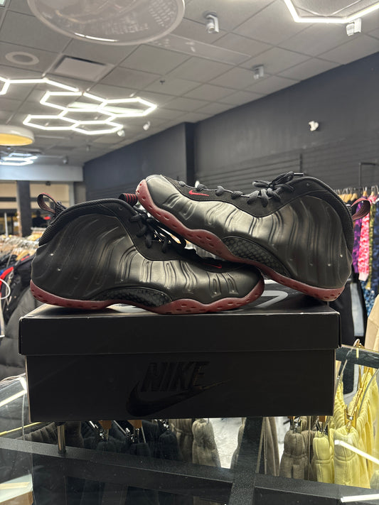 NIKE AIR FOAMPOSITE COUGH DROP USED