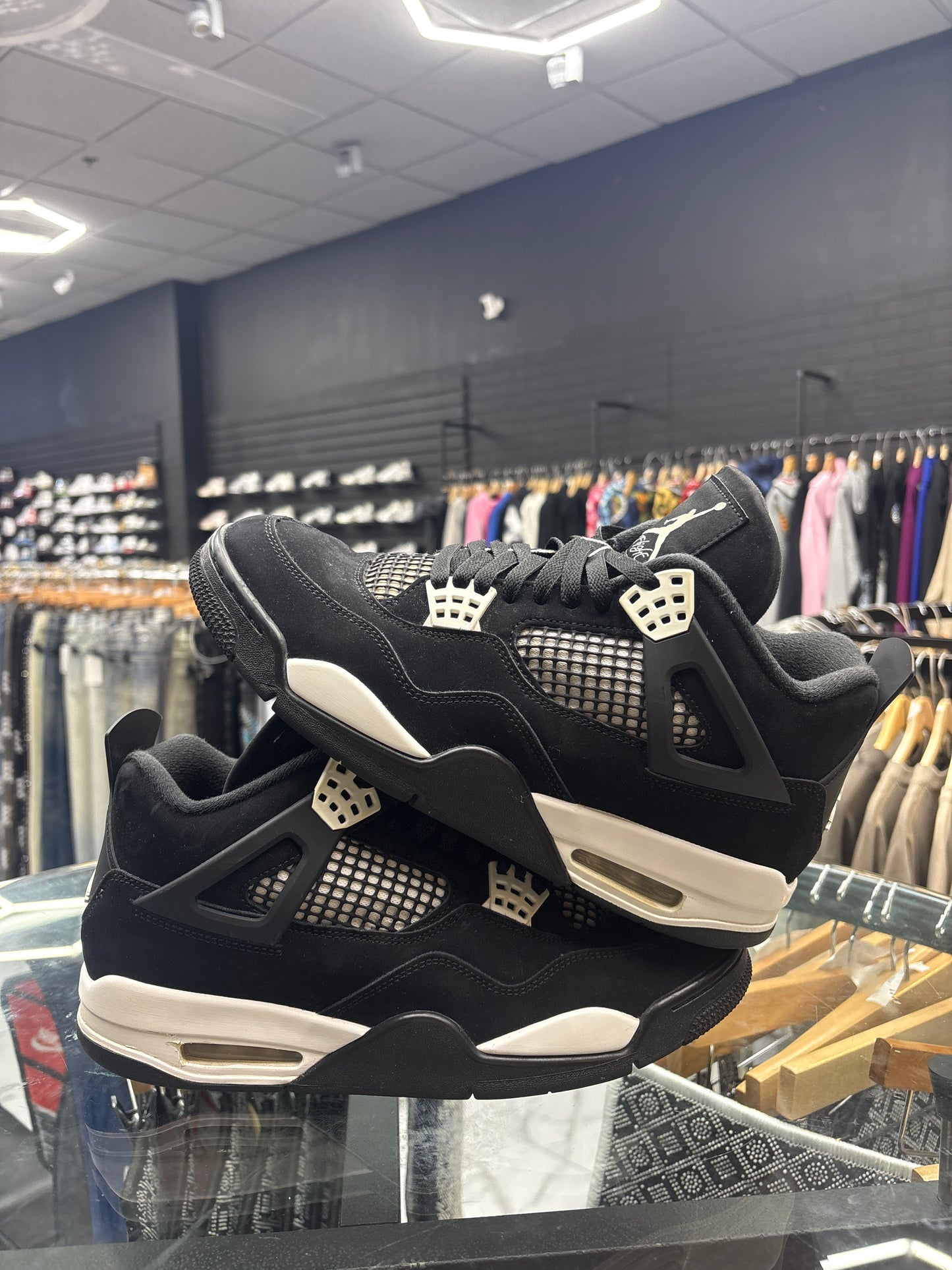 Jordan 4 White Thunder USED NO BOX