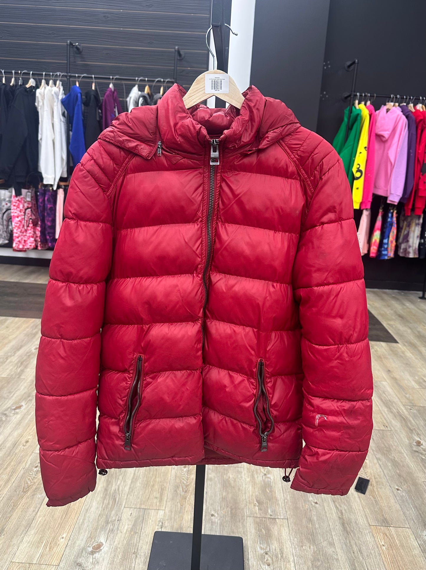Pre-owned guess red puffer