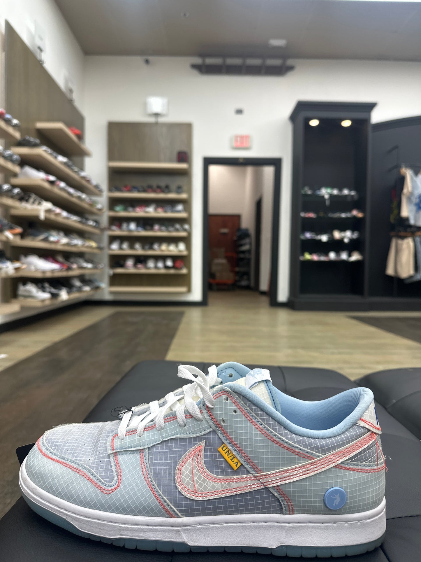 Union La Dunks Low Used No Box