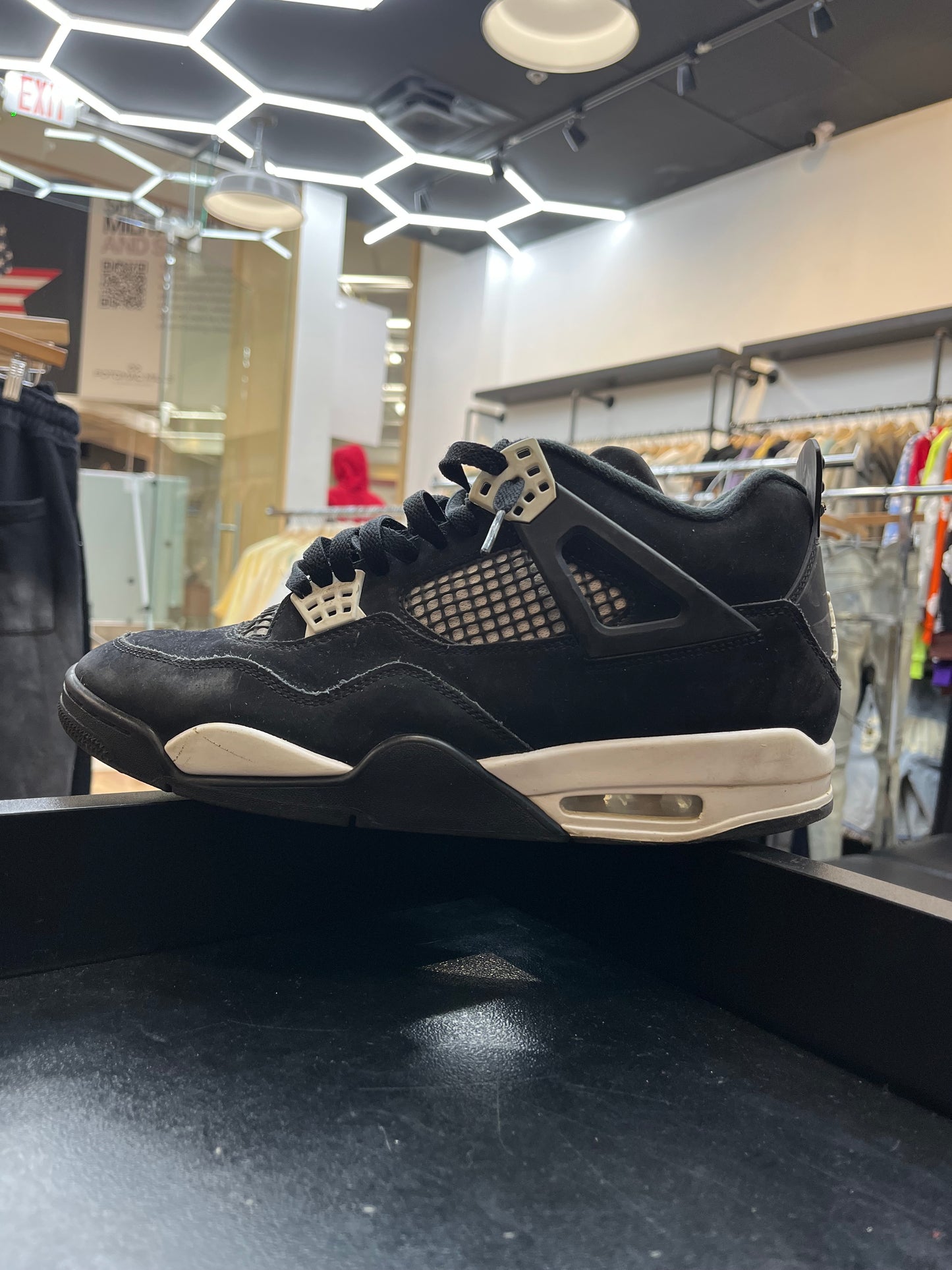Jordan 4 “White Thunder” Used No box