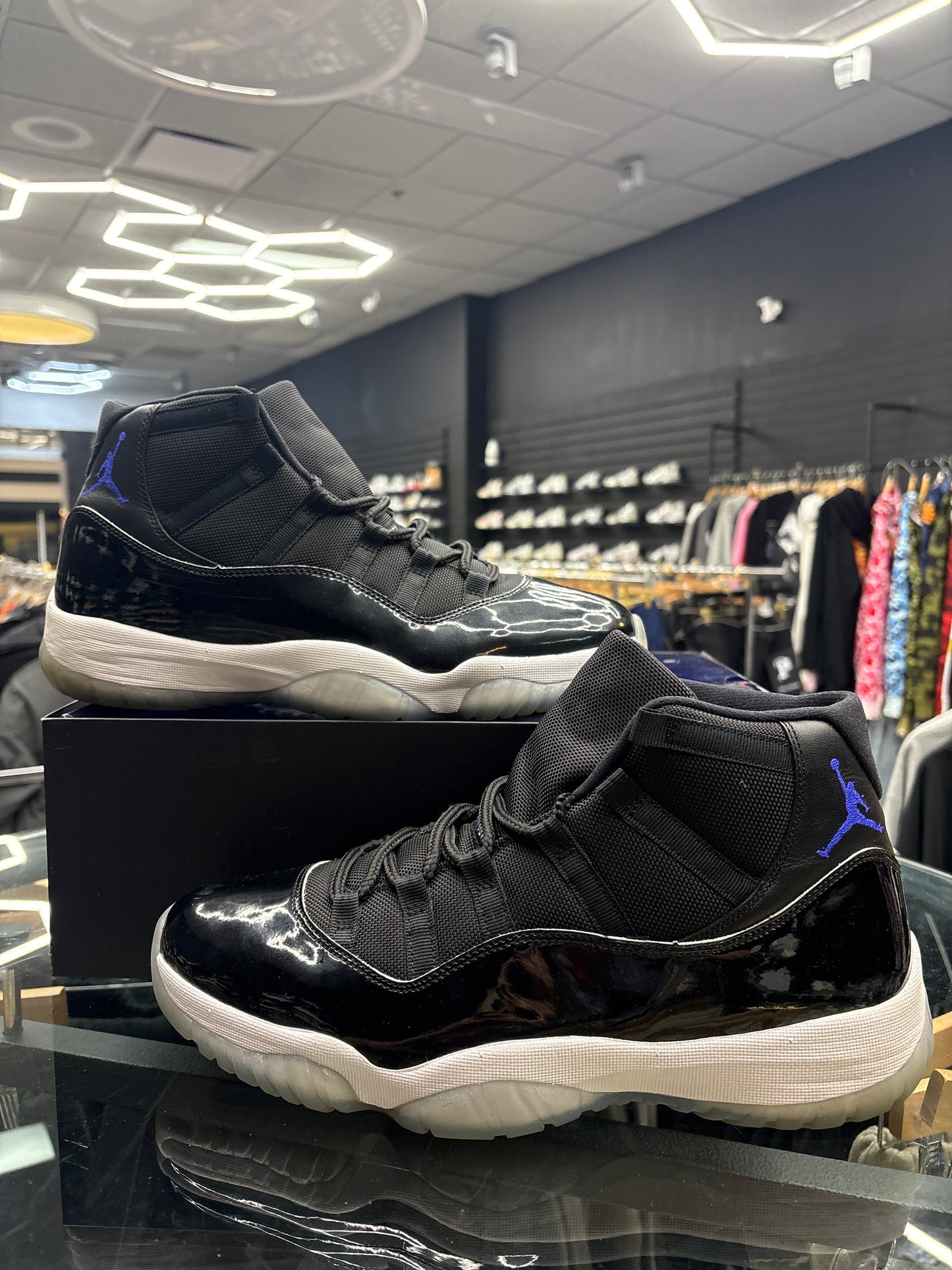 Jordan 11 Space Jam USED W BOX