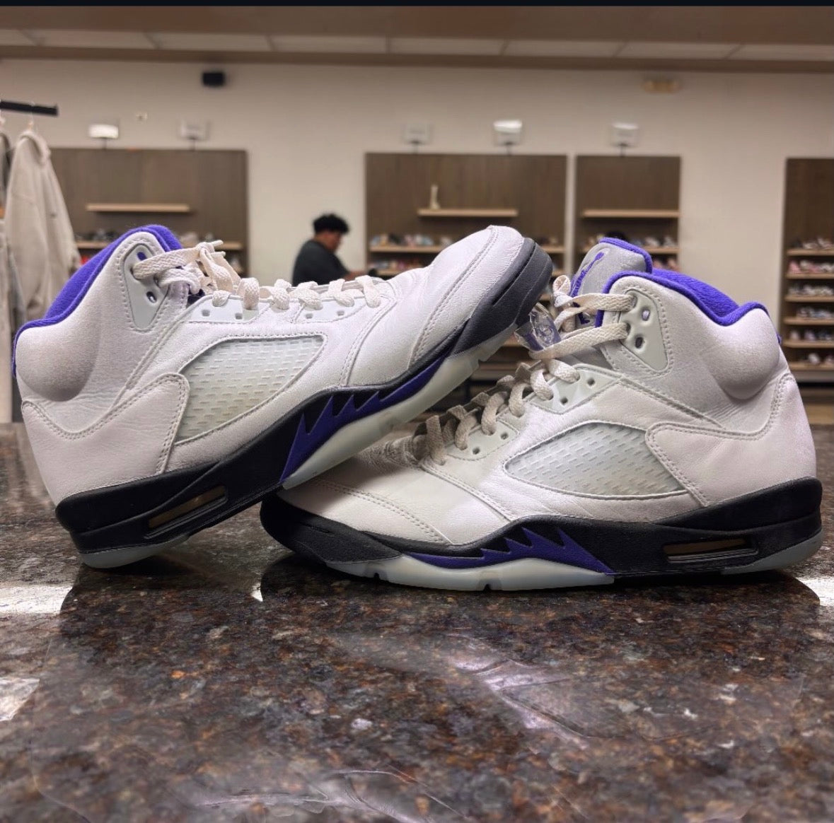 Grape pre-owned no box