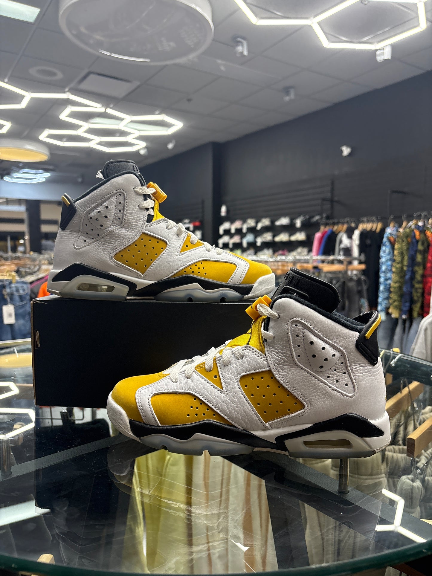 AIR JORDAN 6 YELLOW OCHRE USED