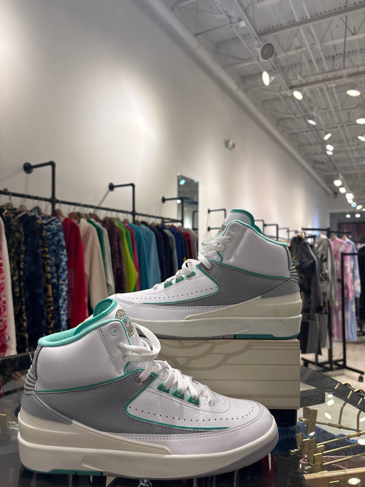 Jordan 2 Retro
Crystal Mint (Women's) Lightly Used