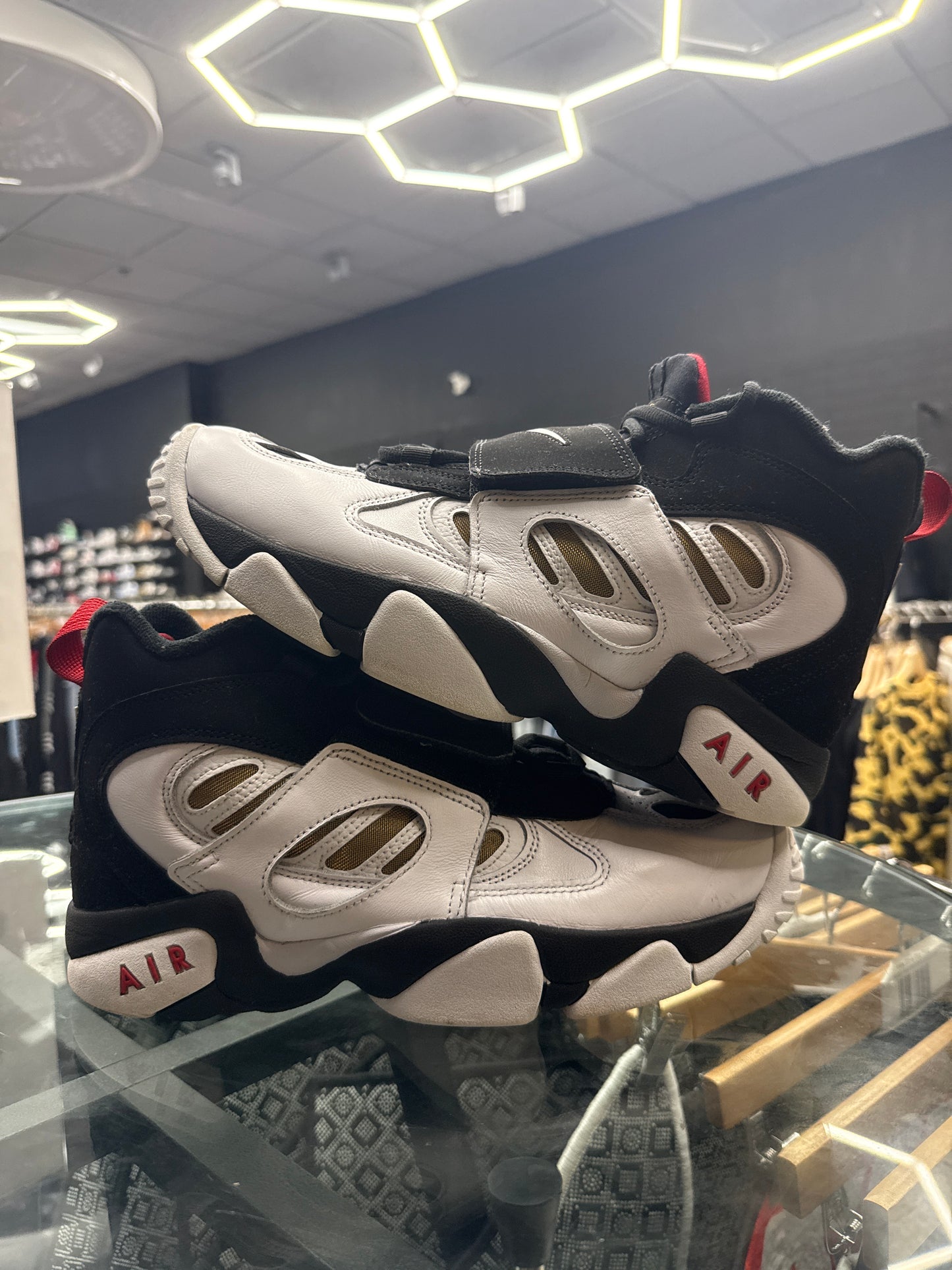 Air Diamond Turf II touch-strap Falcon sneakers USED NO BOX