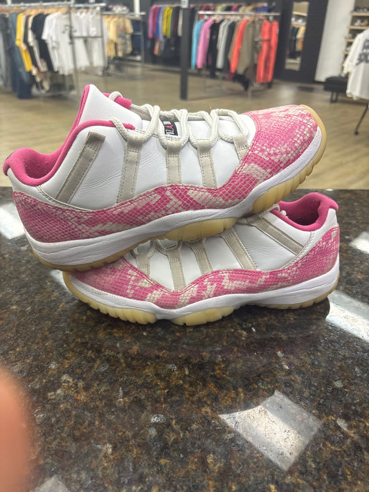 Jordan 11 low pink snakeskin used no box (B)