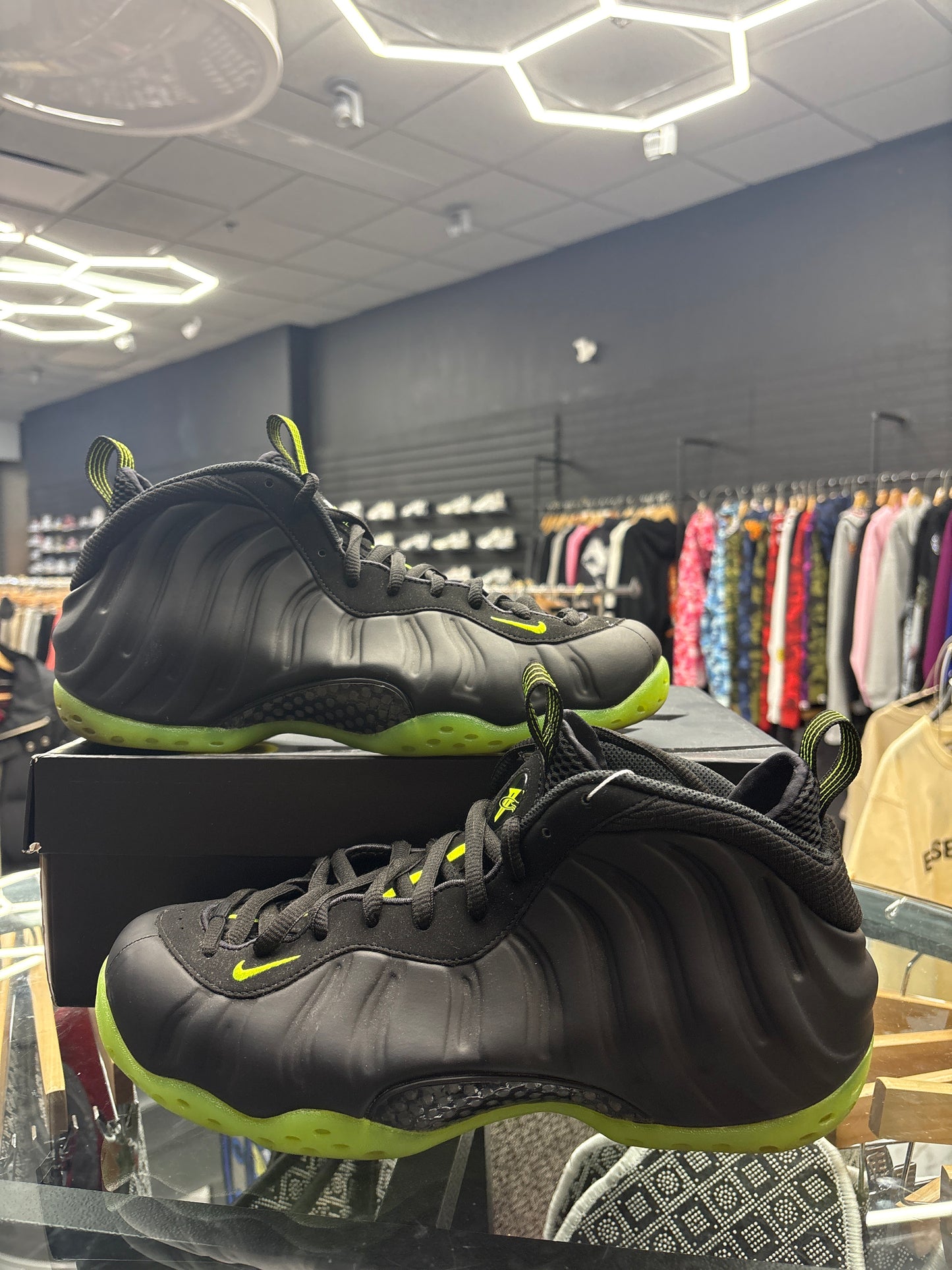 Nike Foamposite Volt USED W BOX