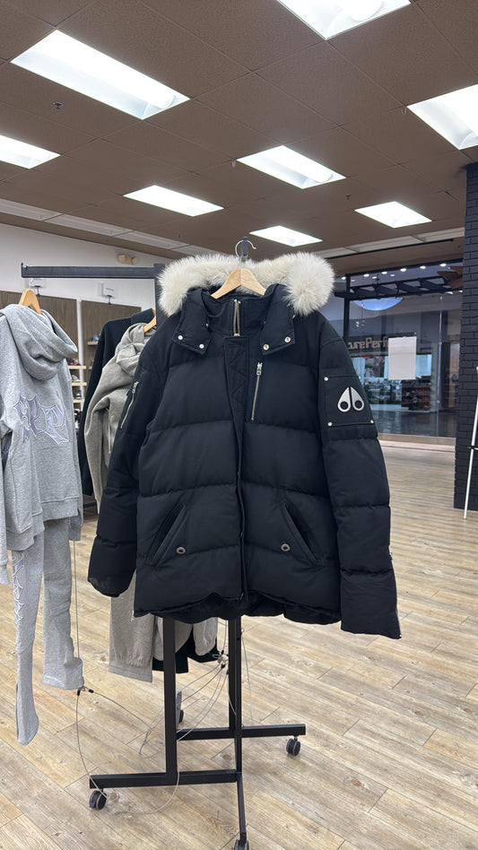 Preowned White Fur Moose Knuckle