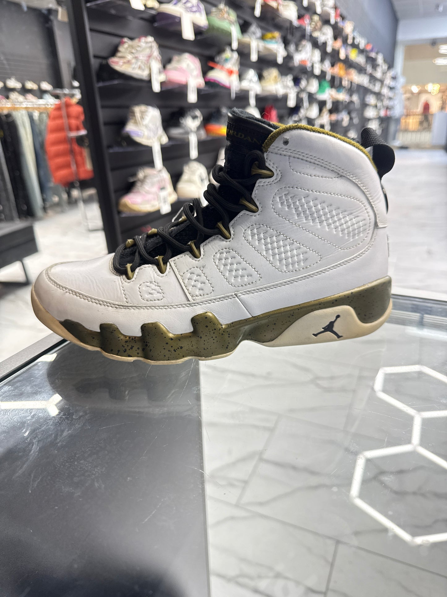 Air Jordan 9 “Statue” USED WITH NO BOX