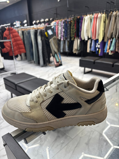 Off white low top “OOO” white and black slim USED with no box