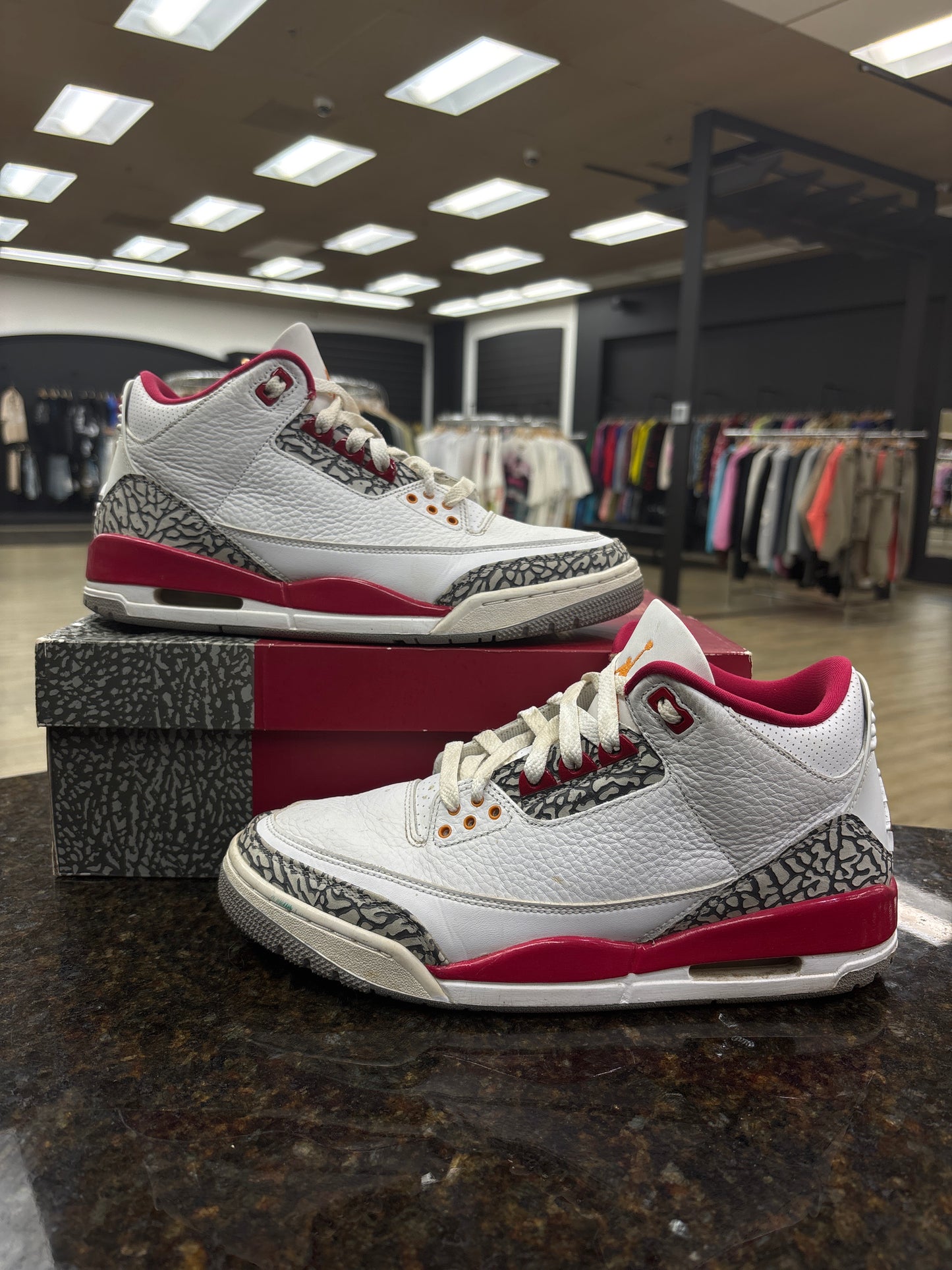 Jordan 3 CARDINAL RED PRE-OWNED