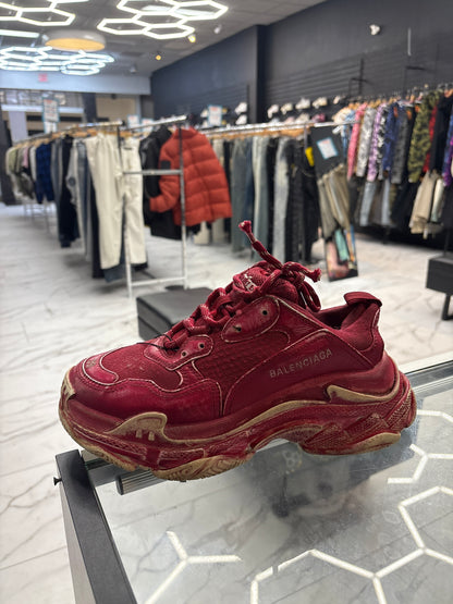 Balenciaga Triple s burgundy USED no box
