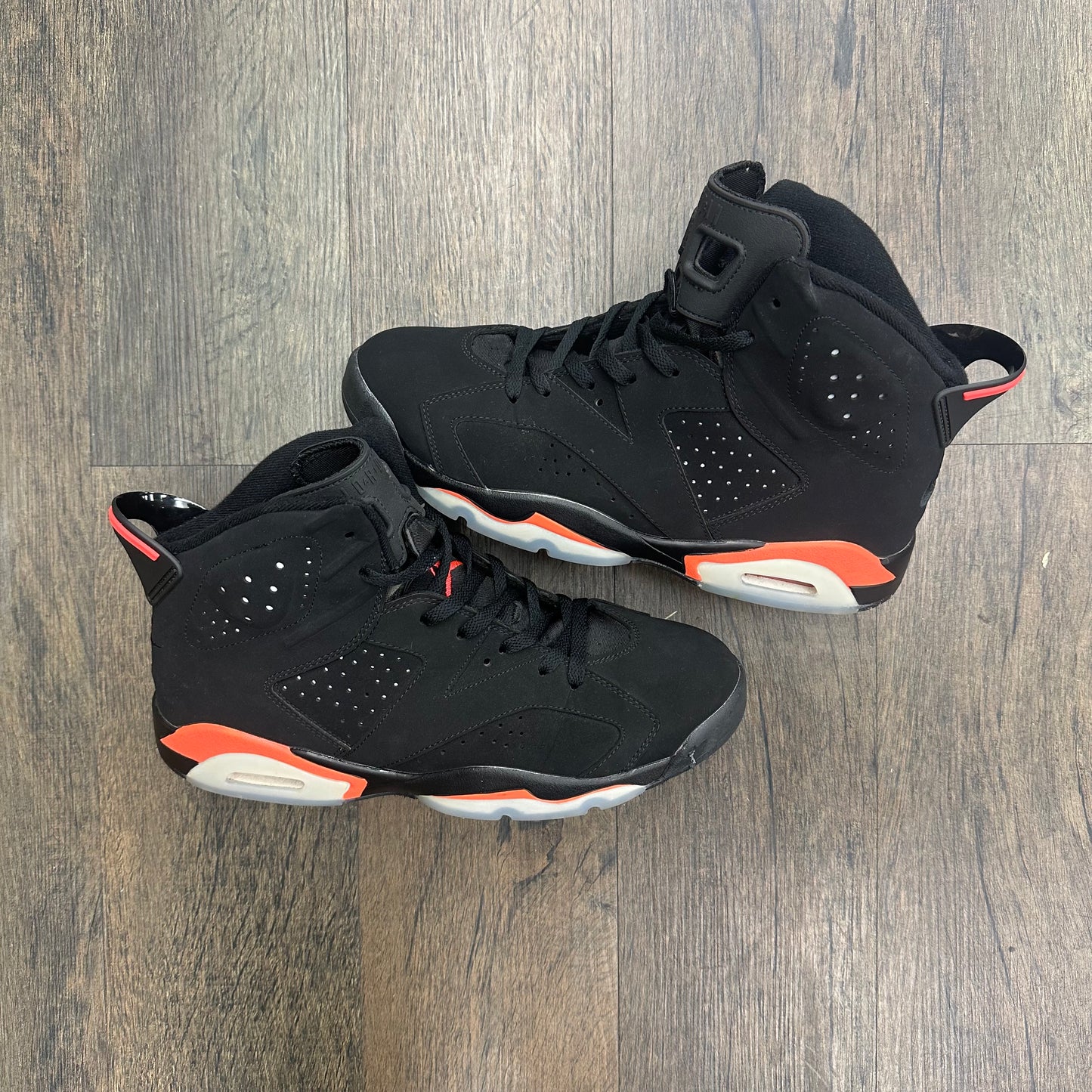 Jordan 6 Infrared (2019) lightly used