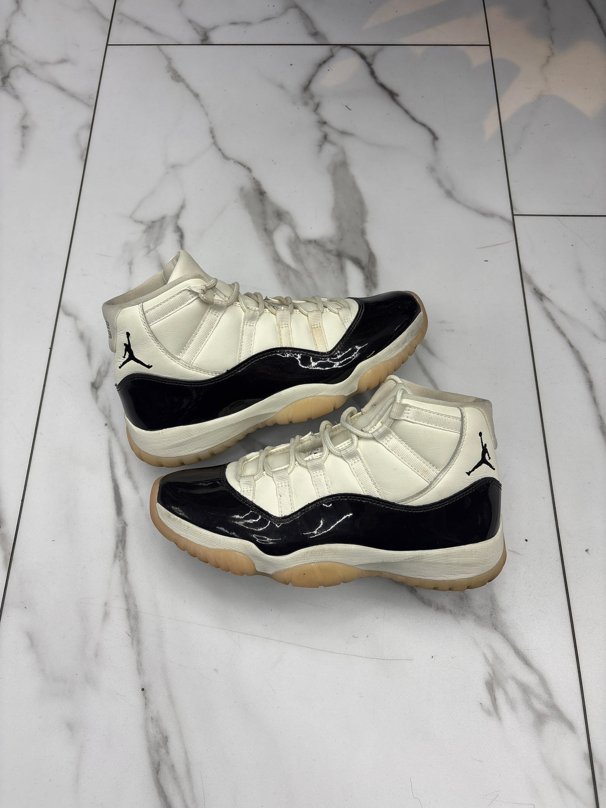 Jordan 11 Neapolitan USED NO BOX