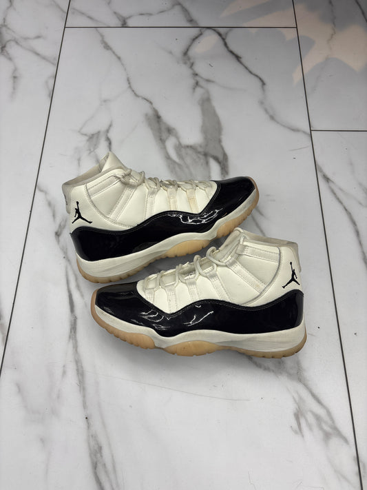 Jordan 11 Neapolitan USED NO BOX