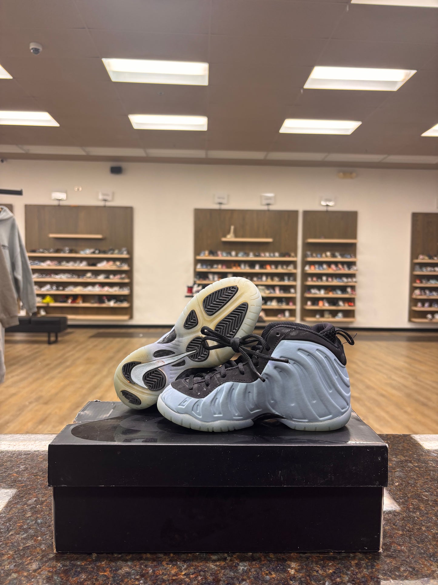 Nike Foamposite ‘Psychic Blue’ USED W BOX