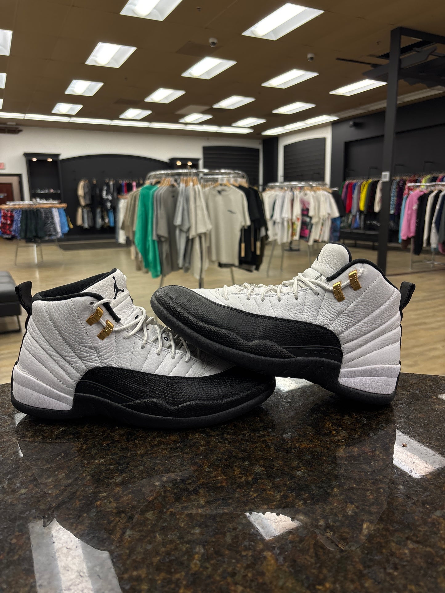 JORDAN 12 TAXI PRE-OWNED