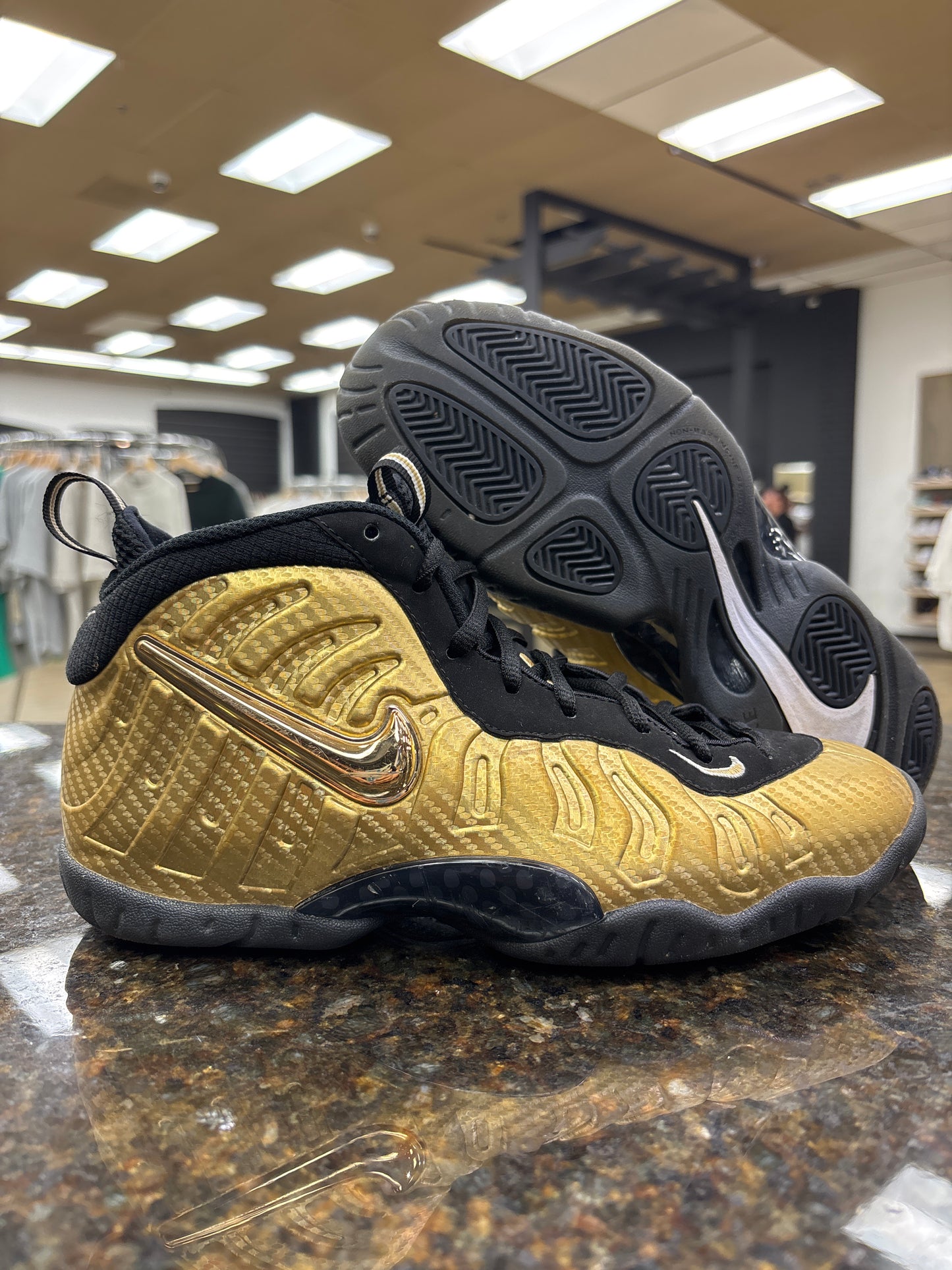Nike Air Flightposite ‘Metallic Gold’ PRE-OWNED NO BOX